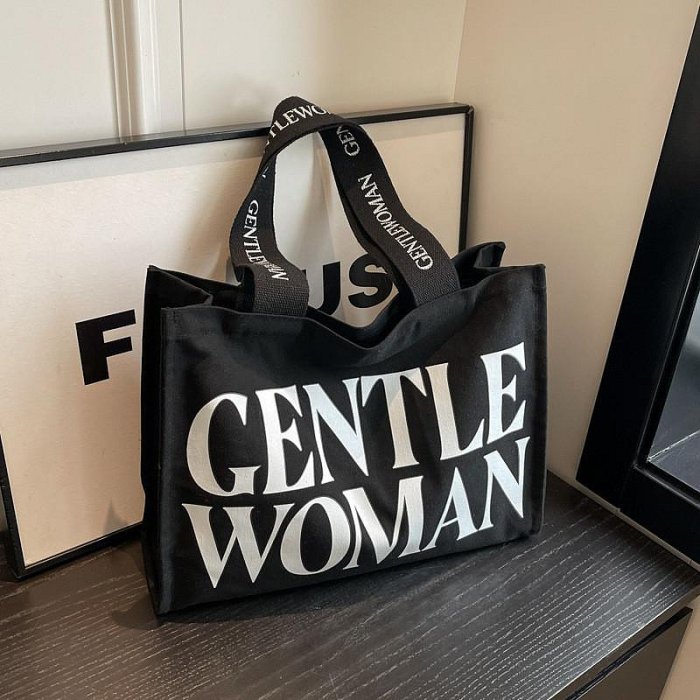 近幾年深受女生喜愛的泰國本土包包品牌