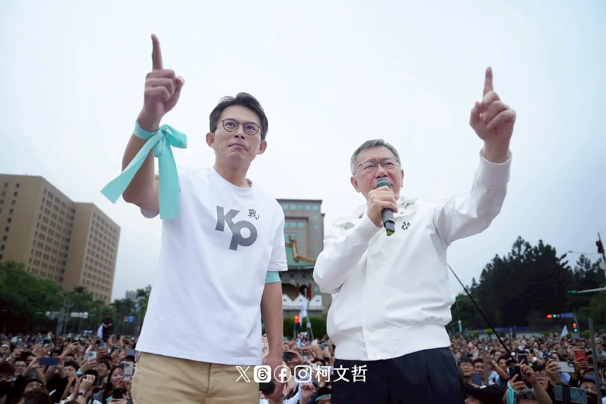 （左）黃國昌（右）柯文哲 圖片取自柯文哲臉書